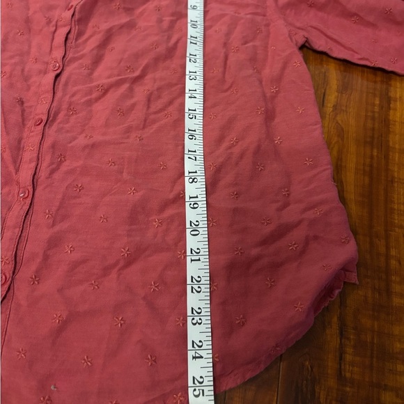 Old navy red oversized embroidered button front blouse long sleeve size large - Picture 13 of 14
